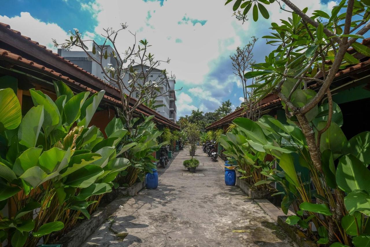 Reddoorz Near Lotte Mart Maguwoharjo Yogyakarta Otel Dış mekan fotoğraf