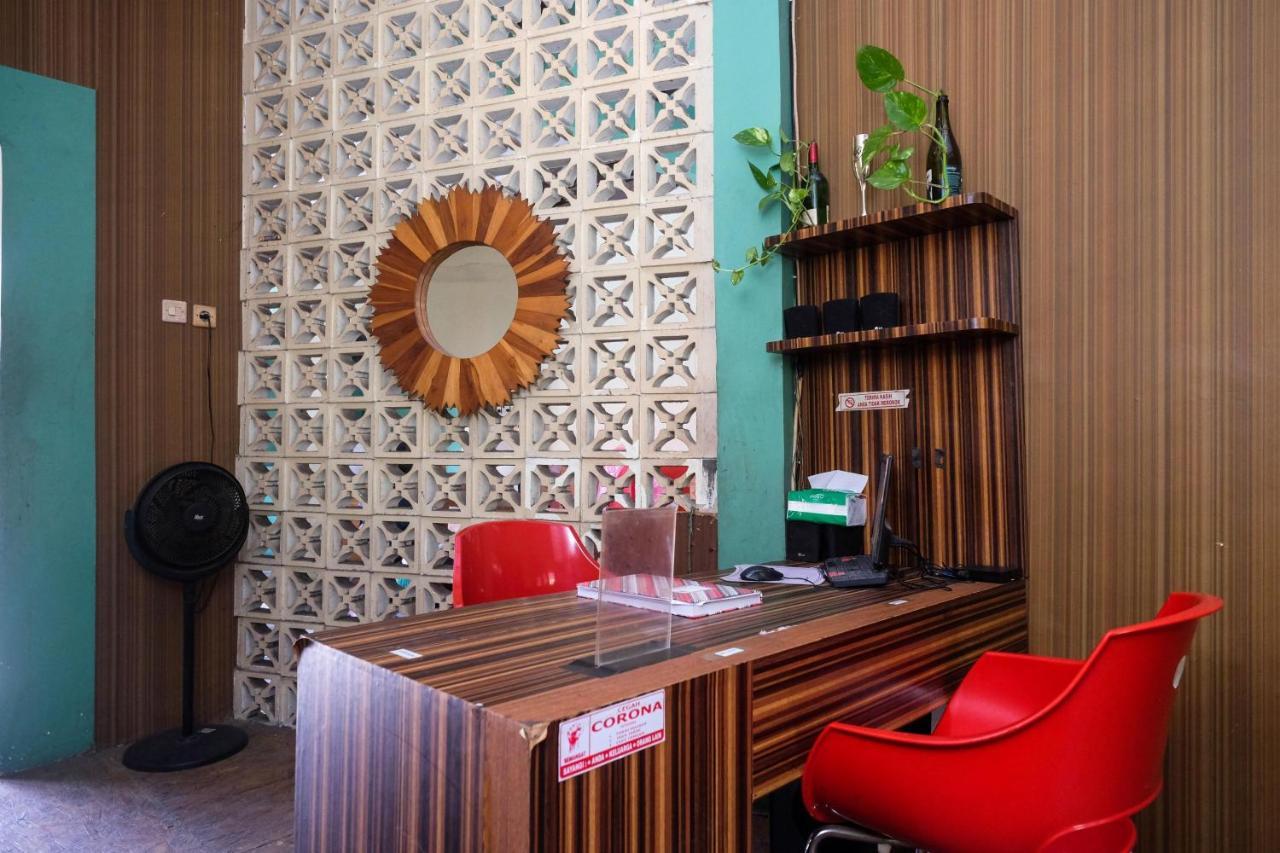 Reddoorz Near Lotte Mart Maguwoharjo Yogyakarta Otel Dış mekan fotoğraf